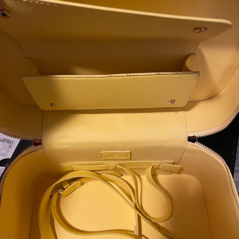 💛Truly Yellow Vegan Leather Trunk - Picture 8 of 14